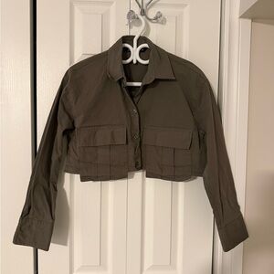 Zara Women's Utility Cropped Jacket in Dark Olive
